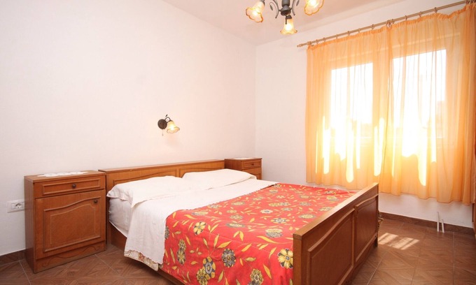 Ugljan Apartment | One bedroom apartment with terrace and sea view Ugljan (A-8257-b)