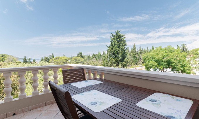 Muline Apartment | One bedroom apartment with terrace and sea view Muline, Ugljan (A-8521-d)