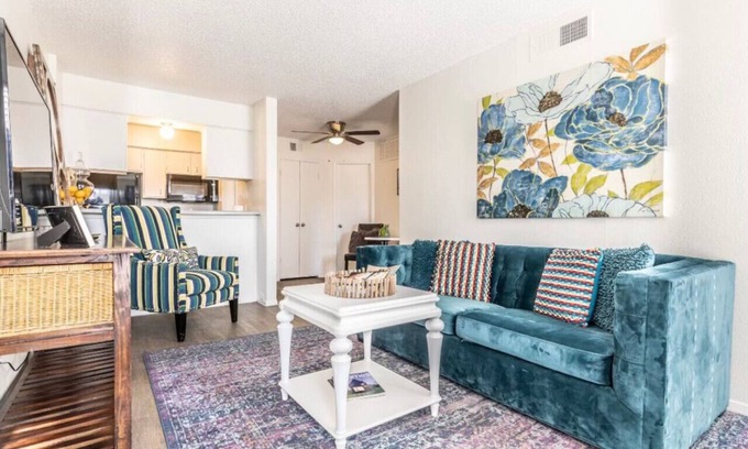 Park Central Apartment | ONE BEDROOM APARTMENT WITH POOL VIEW!