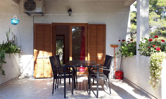 Kobas Apartment | One bedroom apartment with terrace Cove Blaca, Mljet (A-10416-a)