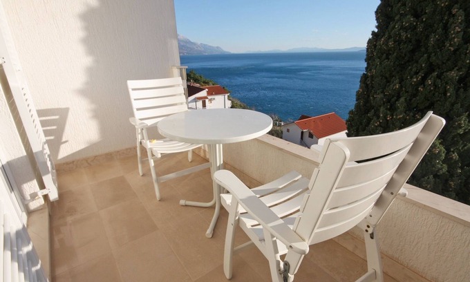 Pisak Apartment | One bedroom apartment with balcony and sea view Pisak, Omiš (A-5975-d)