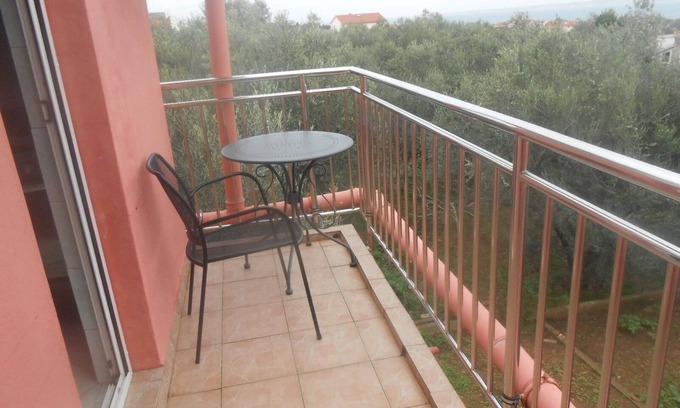Poljana Apartment | One bedroom apartment with balcony and sea view Poljana, Ugljan (A-8473-b)