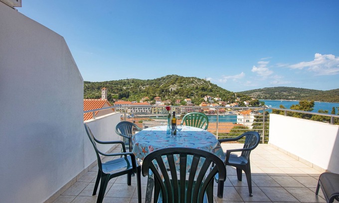 Tijesno Apartment | One bedroom apartment with terrace and sea view Tisno, Murter (A-4295-c)