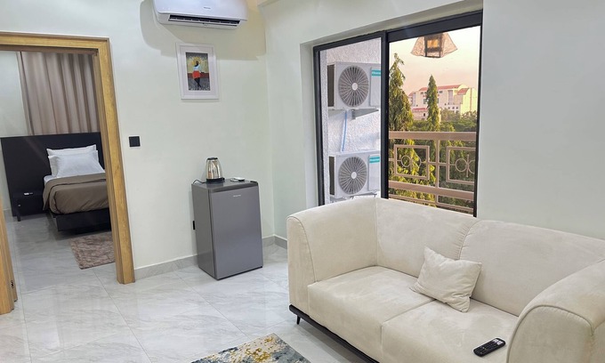 Wuse 2 Apartment | One bedroom Apartment with Balcony in the heart of Abuja (Wuse II)