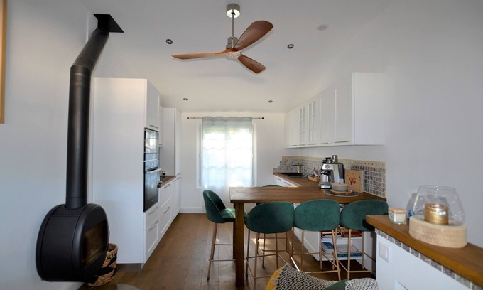Meyrargues Apartment | One bedroom appartment with rooftop - 15 min from Aix-en-Provence