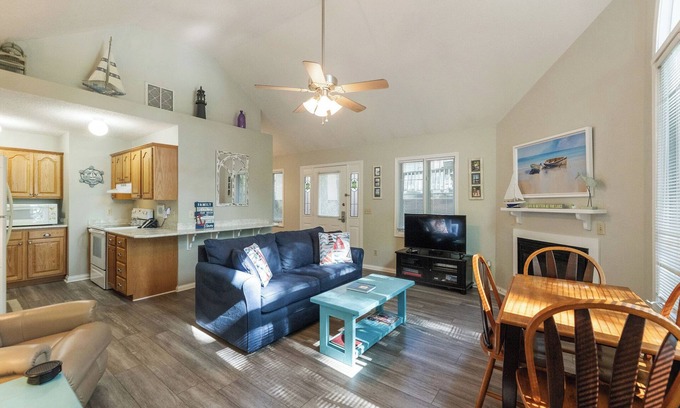 Grand Rivers Condo | One Bedroom Bayside Condo