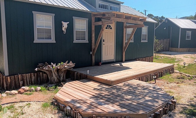 Real County Cabin | One bedroom cabin with an extra loft sleeping space minutes from the Frio River!