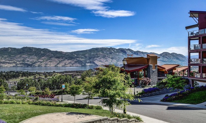 Central Okanagan Apartment | ONE BEDROOM CONDO WITH GORGEOUS LAKE VIEWS AND WORLD CLASS AMENITIES