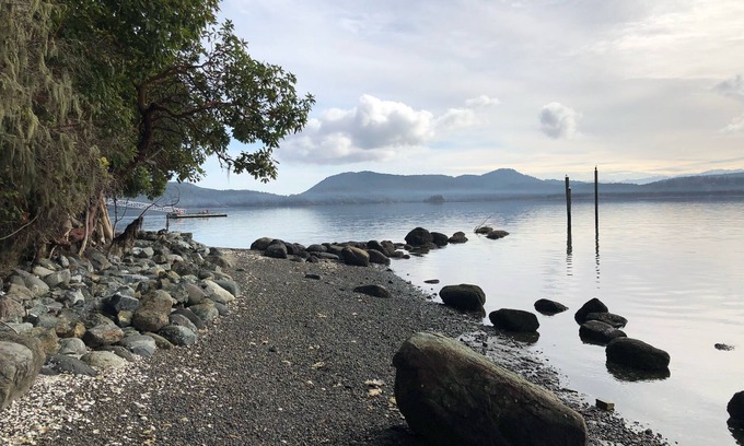 Sooke Cottage | One Bedroom Cottage on Waterfront Property with Beach Access - Sleeps 4