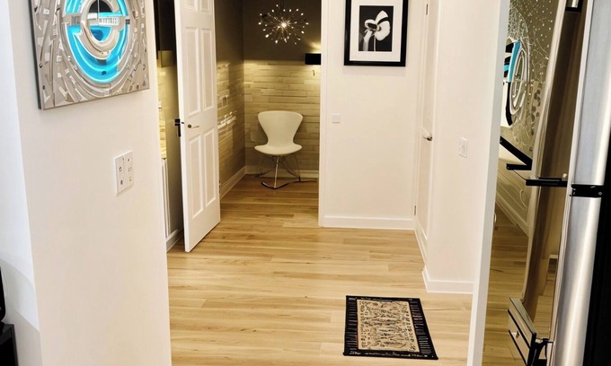 West Freemason Apartment | ONE BEDROOM Cozy Downtown Norfolk Apt w/patio