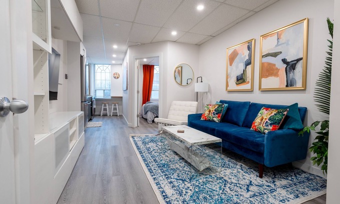 Downtown London Apartment | One bedroom Downton Apartment in the middle of everything London has to offer.
