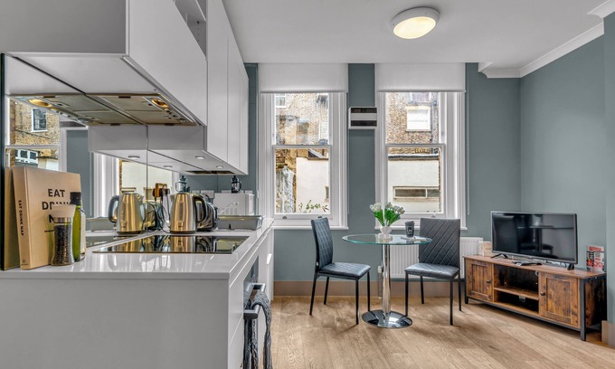 Fitzrovia Apartment | One Bedroom Flat Cleveland near Oxford Street Fitzrovia
