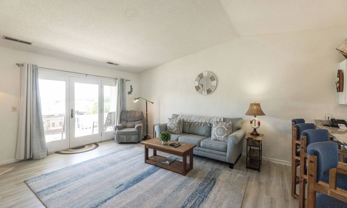 Grand Rivers Condo | One Bedroom Harbor View Condo
