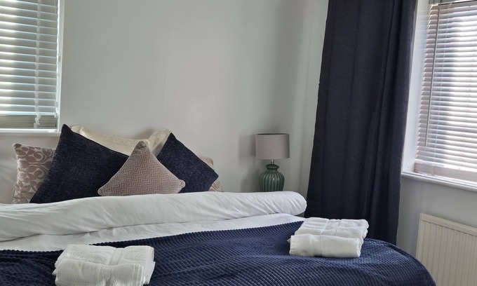 Stoke Mandeville House | One Bedroom House