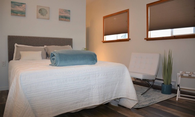 West Vancouver Apartment | One Bedroom in West Vancouver