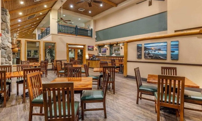 Tahoe Meadows Resort | ONE BEDROOM LAKE VIEW @Hilton Vacation Club Lake Tahoe Resort South