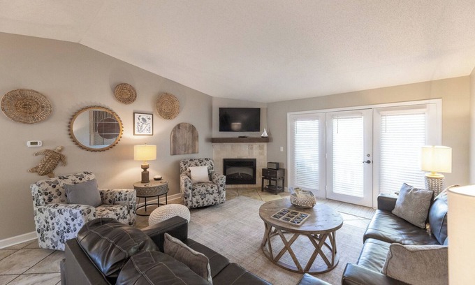 Grand Rivers Condo | One Bedroom Marina View Condo