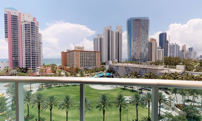 Sunny Isles Beach Condo | One Bedroom Ocean View OR-925