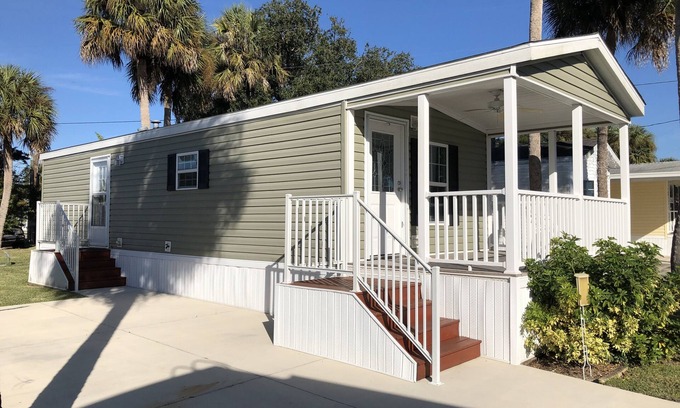 North Fort Myers Cottage | One Bedroom/One Bathroom Spacious Cottage