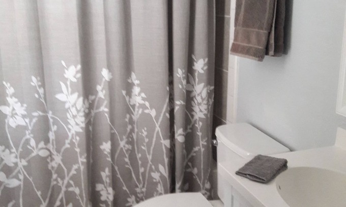 Hickory House | One Bedroom one Bath in a very nice and quiet neighborhood