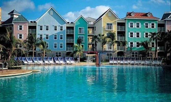Paradise Island Condo | One bedroom Premium~ Unlimited Atlantis access at Harbourside!