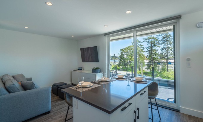 North Saanich Apartment | One Bedroom Suite with Harbour Views