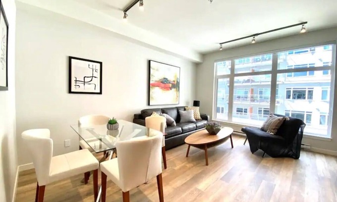 Sidney Hotel | One Bedroom Suite in Downtown Sidney