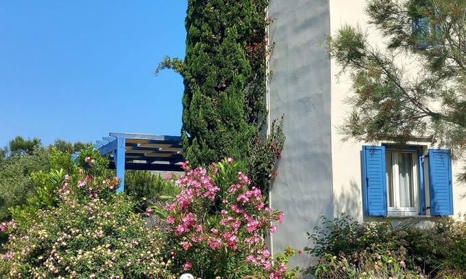 Agios Prokopios House | One bedroom villa with 1.5 bathrooms, sea view, breakfast incl.