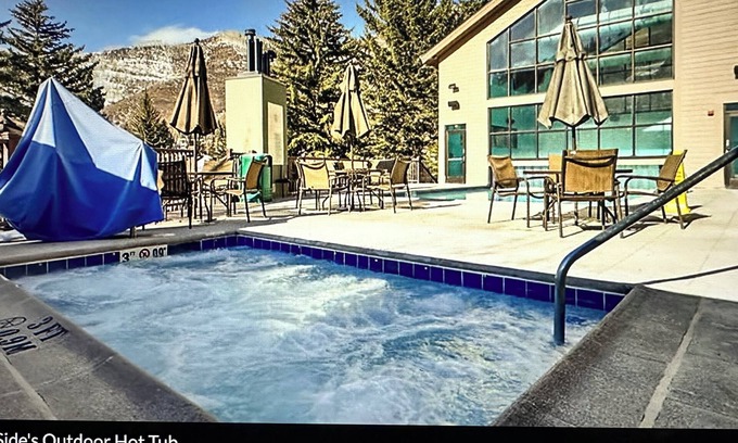 Vail Condo | One Bedroom with Loft, Sleeps 8 10/27/24-11/3/24