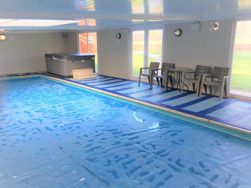 Swindon Apartment | One Big Holiday Home Ashdene for Exclusive Use