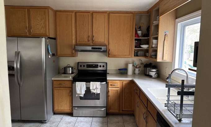 Riverside House | One Block Away from CNU