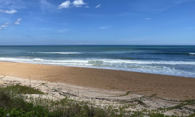 Ormond Beach House | One block from Ormond Beach Please call or text Gina 386-341-5135