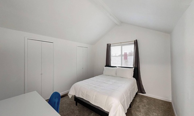 Garland House | One guest - Comfy Single Private Bedroom - Fast Wi-Fi, Ideal Location