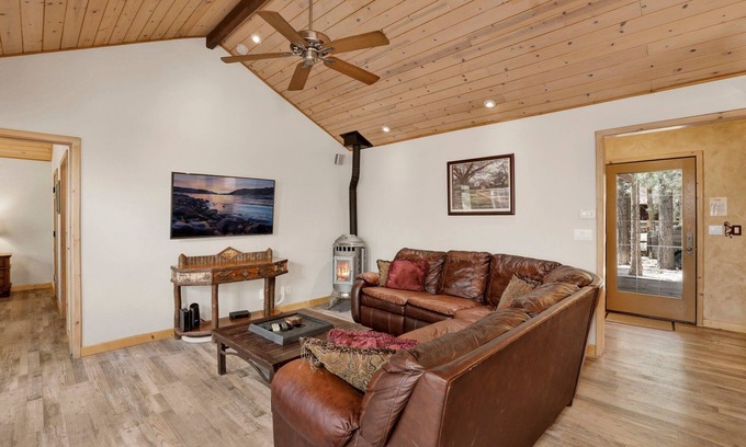 Woodlands Cabin | One Hundred Pines Ranch at Big Bear Lake