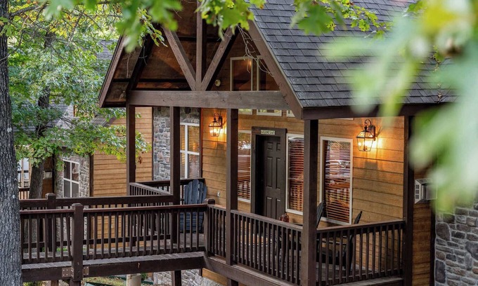 Indian Point Cabin | ONE MILE to Silver Dollar City! Rustic Cabin!