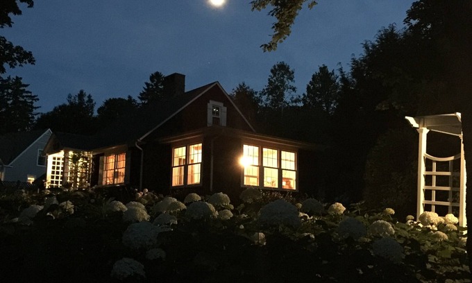 Grand Bay-Westfield Cottage | One of a kind Enchanting Cottage steps to Westfield Golf & Country Club