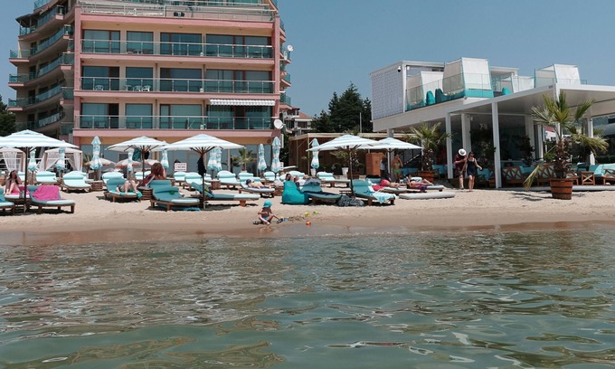 Sunny Beach Apartment | One of a kind Beachfront Smarthome One Bedroom Apartment