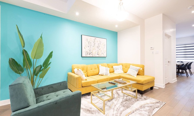 Downsview House | ONE Of A KIND HOME 4,000 S.Q. FT/4 BDRM & 3.5 BATH