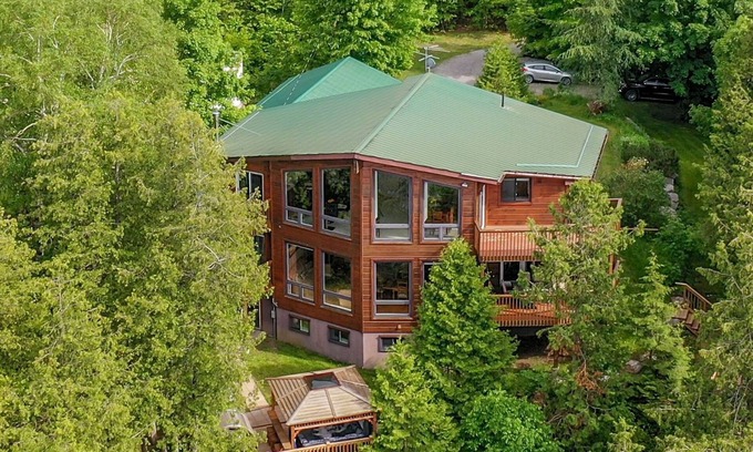 Trent Lakes Cottage | One of a kind, super spacious cottage easily accommodates up to 4 families !