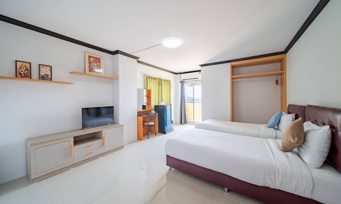 Ban Lam Rua Taek Hotel | One Residence Navanakorn
