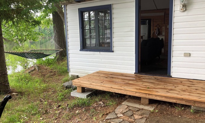 Minden Cabin | One room cabin, kitchenette, king bed, washroom with shower