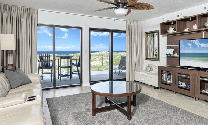 Fort Walton Beach Condo | One Step to the Beach!/Spacious Beachfront Condo
