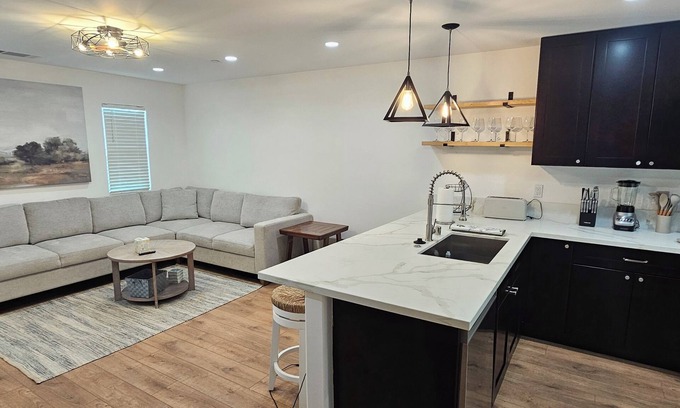 Colton House | One World House with King Bed