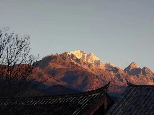 Shuhe Old Town House | One Zen Lodge Snowy Haven