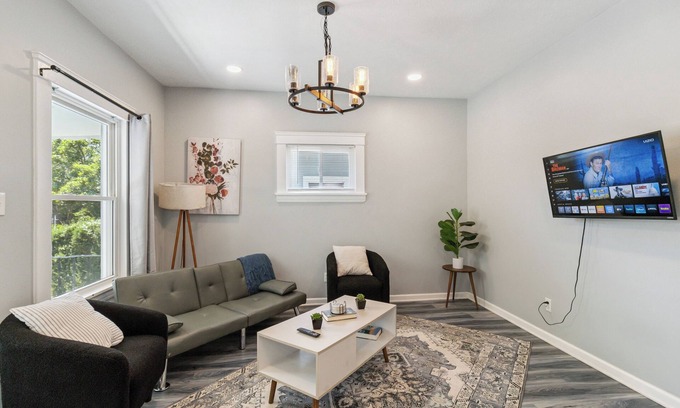 Cleveland Apartment | OneFloor OneBedroom Escape