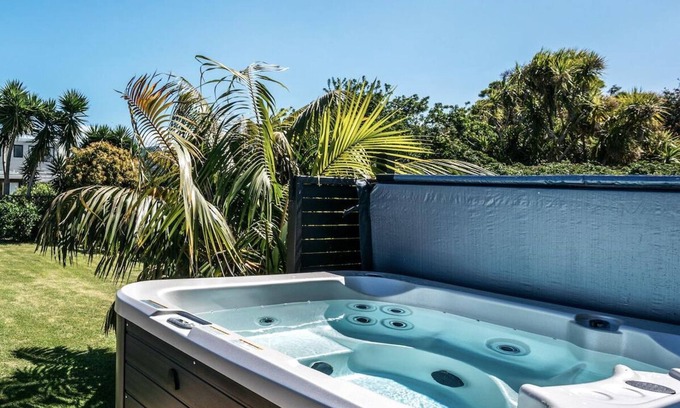 Blackpool House | ONEROA COASTAL CLASSIC | Coast & Country | WINTER DEAL - Stay for 3, Pay for 2