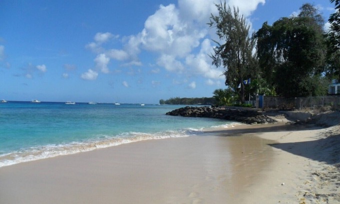 Halcyon Heights Apartment | Only 3 Mins To Beach And Beach Club apt 1.