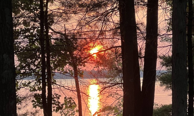 Friendship House | Only 30 minutes from Wisconsin Dells is this 4bedroom lake house with dock!!