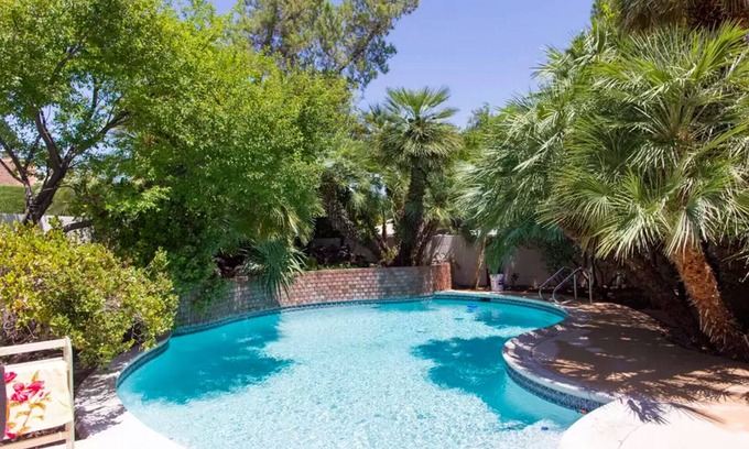 Paradise House | Only 5 Miles from Las Vegas Blvd,no Freeway.