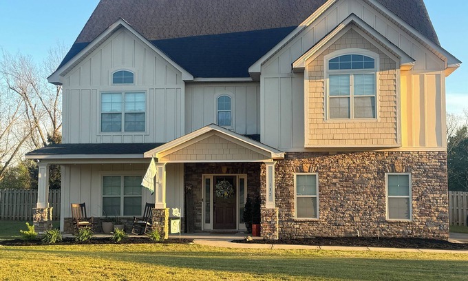 North Augusta House | Only 8 miles away from the course this large 6 bedroom is perfect for your group